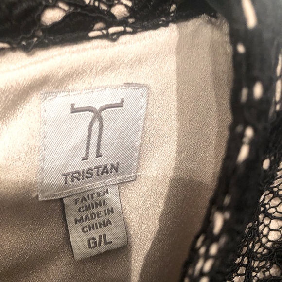 Black and cream dressy top with lace detailing, size L - Picture 4 of 6